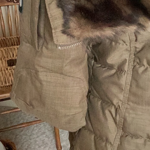 LIKE NEW OBERMEYER SKI/SNOWBOARD/COLD WEATHER JACKET! - Picture 8 of 15